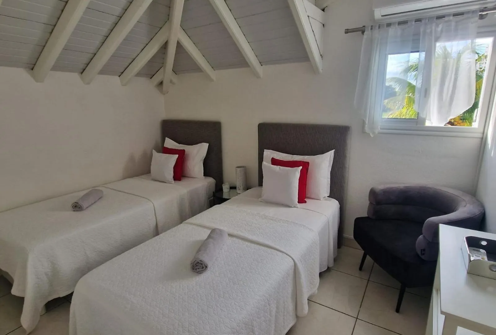 Villa Lawrencia Vieux-Bourg 0*,